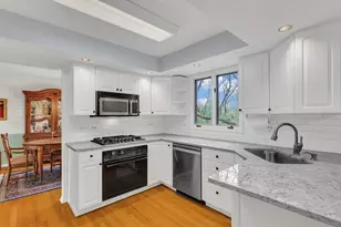 530 Mark Ln, Downers Grove, IL 60516 - Photo 10