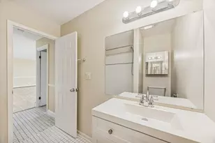 1041 N Mill St, Naperville, IL 60563 - Photo 12