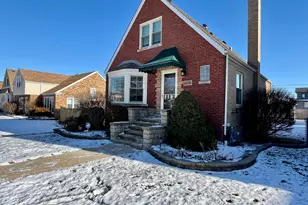 10223 S Spaulding Ave, Evergreen Park, IL 60805 - Photo 1