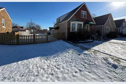 10223 S Spaulding Avenue, Evergreen Park, IL 60805 - Photo 2