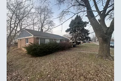 17056 Burnham Avenue, Lansing, IL 60438 - Photo 2