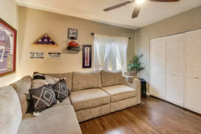 1145 W Newport Avenue #T, Chicago, IL 60657 - Photo 20