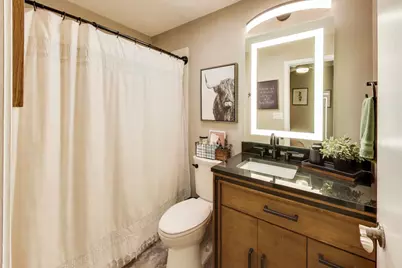 1145 W Newport Avenue #T, Chicago, IL 60657 - Photo 18