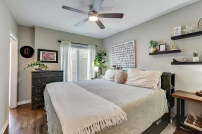 1145 W Newport Avenue #T, Chicago, IL 60657 - Photo 12