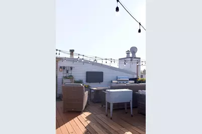 1145 W Newport Avenue #T, Chicago, IL 60657 - Photo 24