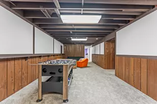 619 West End Rd, Roselle, IL 60172 - Photo 28