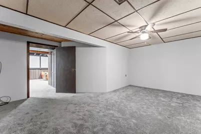 619 W End Road, Roselle, IL 60172 - Photo 34