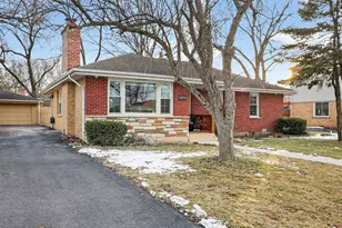 5825 109th St, Chicago Ridge, IL 60415 - Photo 1