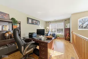 31502 Kline Cir, Warrenville, IL 60555 - Photo 16