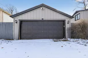 5016 Oak Center Dr, Oak Lawn, IL 60453 - Photo 8