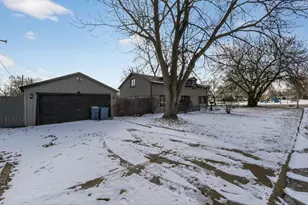 5016 Oak Center Dr, Oak Lawn, IL 60453 - Photo 6