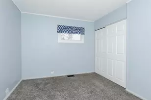 334 E Baker St, Bloomington, IL 61701 - Photo 18