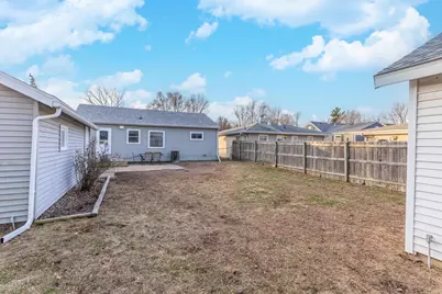 334 E Baker Street, Bloomington, IL 61701 - Photo 26