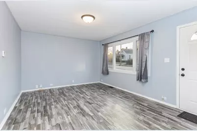 334 E Baker Street, Bloomington, IL 61701 - Photo 4