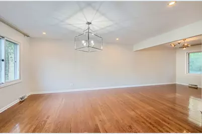 271 S Cedar Avenue, Wood Dale, IL 60191 - Photo 6