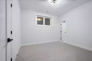 2435 N Clybourn Ave, Chicago, IL 60614 - Photo 20