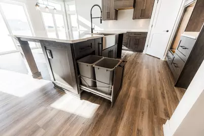 734 Independence Avenue, Sycamore, IL 60178 - Photo 20