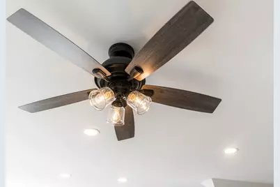 734 Independence Avenue, Sycamore, IL 60178 - Photo 10