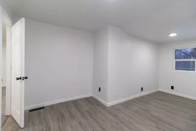 821 Sawyer Road, Rockford, IL 61109 - Photo 16