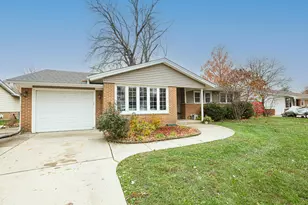225 Placid Way, Elk Grove Village, IL 60007 - Photo 1