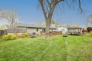 225 Placid Way, Elk Grove Village, IL 60007 - Photo 22