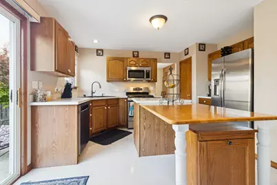 4535 Heron Drive, Lake in the Hills, IL 60156 - Photo 10