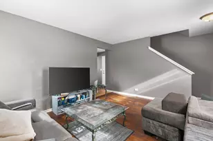 1229 Yellowpine Dr, Aurora, IL 60506 - Photo 4