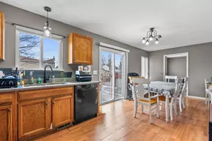 1229 Yellowpine Dr, Aurora, IL 60506 - Photo 8