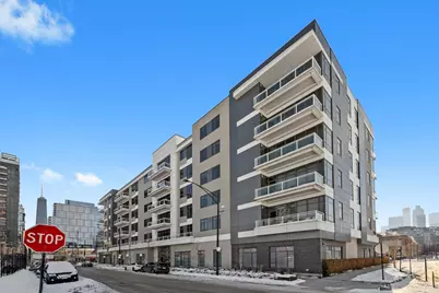 367 W Locust Street #304, Chicago, IL 60610 - Photo 1