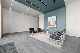 367 W Locust St, Chicago, IL 60610 - Photo 2