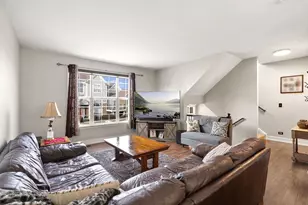 1474 Deer Pointe Dr, South Elgin, IL 60177 - Photo 2