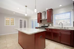 317 Arapahoe Trail, Carol Stream, IL 60188 - Photo 4