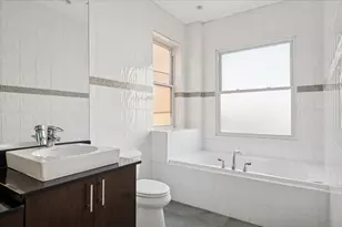 1614 W Augusta Blvd, Chicago, IL 60622 - Photo 12