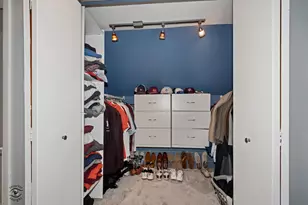 9751 S Hamlin Ave, Evergreen Park, IL 60805 - Photo 14