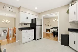 72 W Nevada Ave, Glendale Heights, IL 60139 - Photo 10