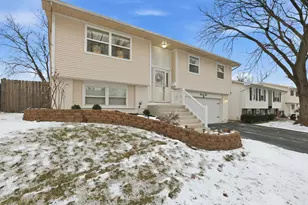 72 W Nevada Ave, Glendale Heights, IL 60139 - Photo 2