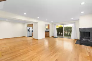 1723 Wildberry Dr, Glenview, IL 60025 - Photo 2