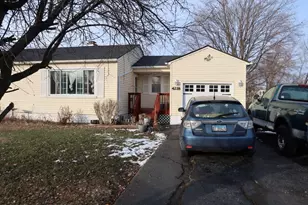 4218 Parkway Ave, McHenry, IL 60050 - Photo 2