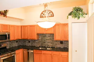 342 Magnolia Ct, Bolingbrook, IL 60440 - Photo 4