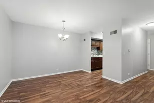 520 Shorely Dr, Barrington, IL 60010 - Photo 4