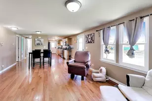 222 Harrison St, Carpentersville, IL 60110 - Photo 6