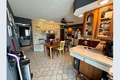 2276 Cross Street, Freeport, IL 61032 - Photo 8