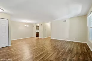 520 Shorely Dr, Barrington, IL 60010 - Photo 4