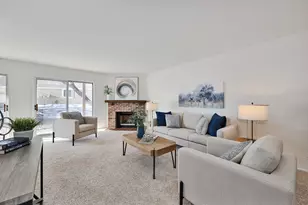 252 Appletree Ct, Buffalo Grove, IL 60089 - Photo 4