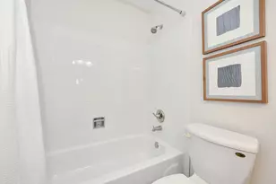 252 Appletree Ct, Buffalo Grove, IL 60089 - Photo 10