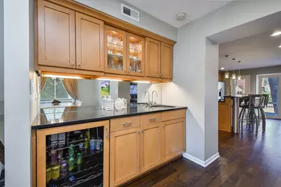 541 Park Row, Glen Ellyn, IL 60137 - Photo 6