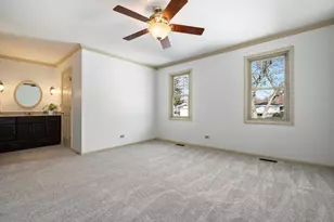 24W681 Woodcrest Dr, Naperville, IL 60540 - Photo 18