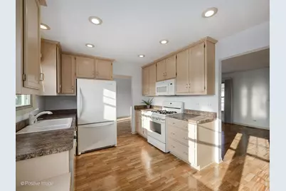 24W681 Woodcrest Drive, Naperville, IL 60540 - Photo 10