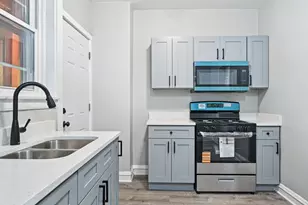 2506 E 78th St, Chicago, IL 60649 - Photo 10