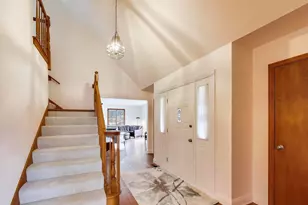 36W787 Red Haw Ln, Saint Charles, IL 60174 - Photo 8